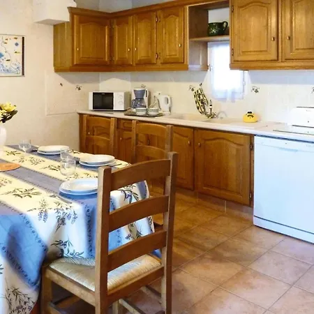 Holiday home With Private Terrace, Beaucaire Beaucaire (Gard)