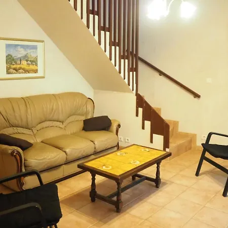 With Private Terrace, Beaucaire Beaucaire (Gard)